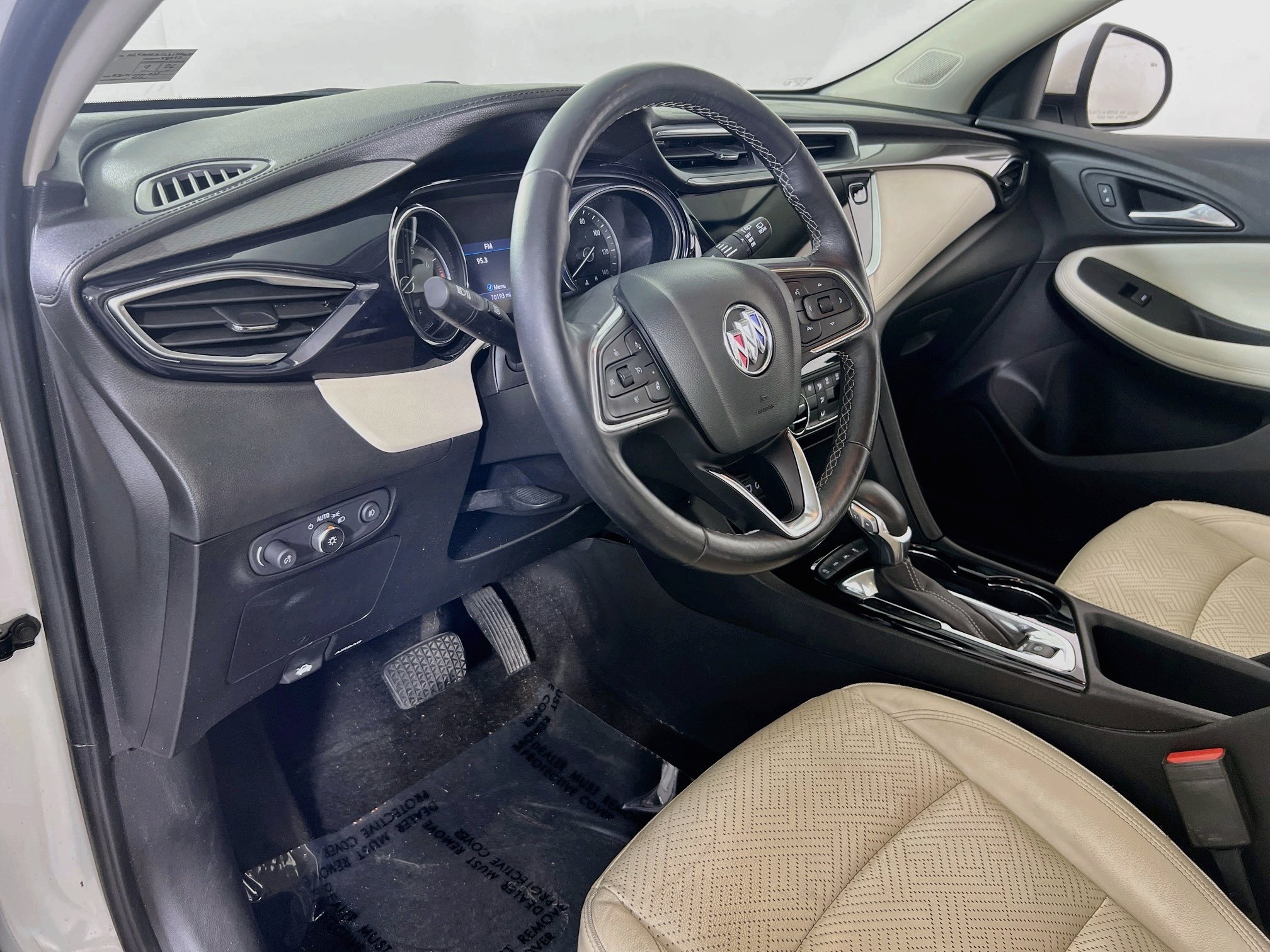 Used 2020 Buick Encore GX Essence w/ Experience Buick Package AWD/4WD image 9