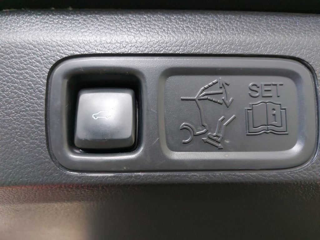 Used 2024 Ford Expedition XLT AWD/4WD image 14