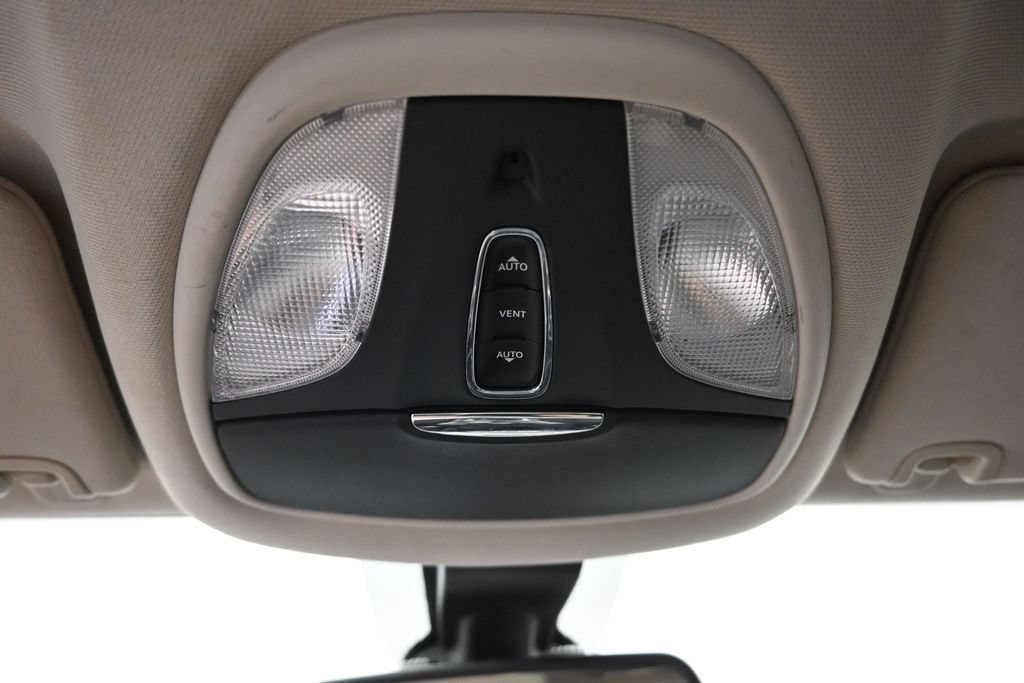 Used 2016 Chrysler 200 Limited w/ Anniversary Edition FWD image 22