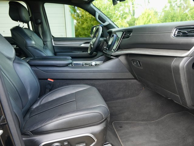 Used 2024 Jeep Wagoneer Series II image 8