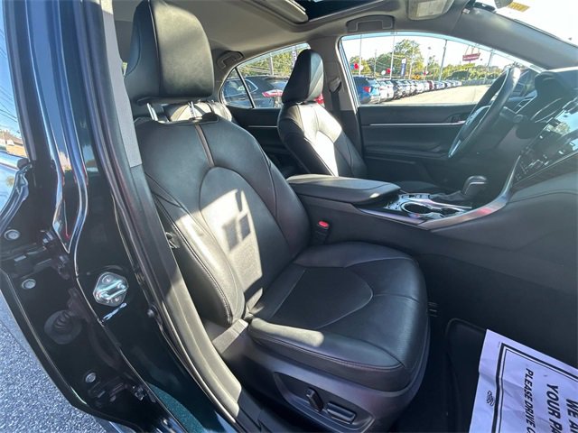 Used 2020 Toyota Camry XLE image 16