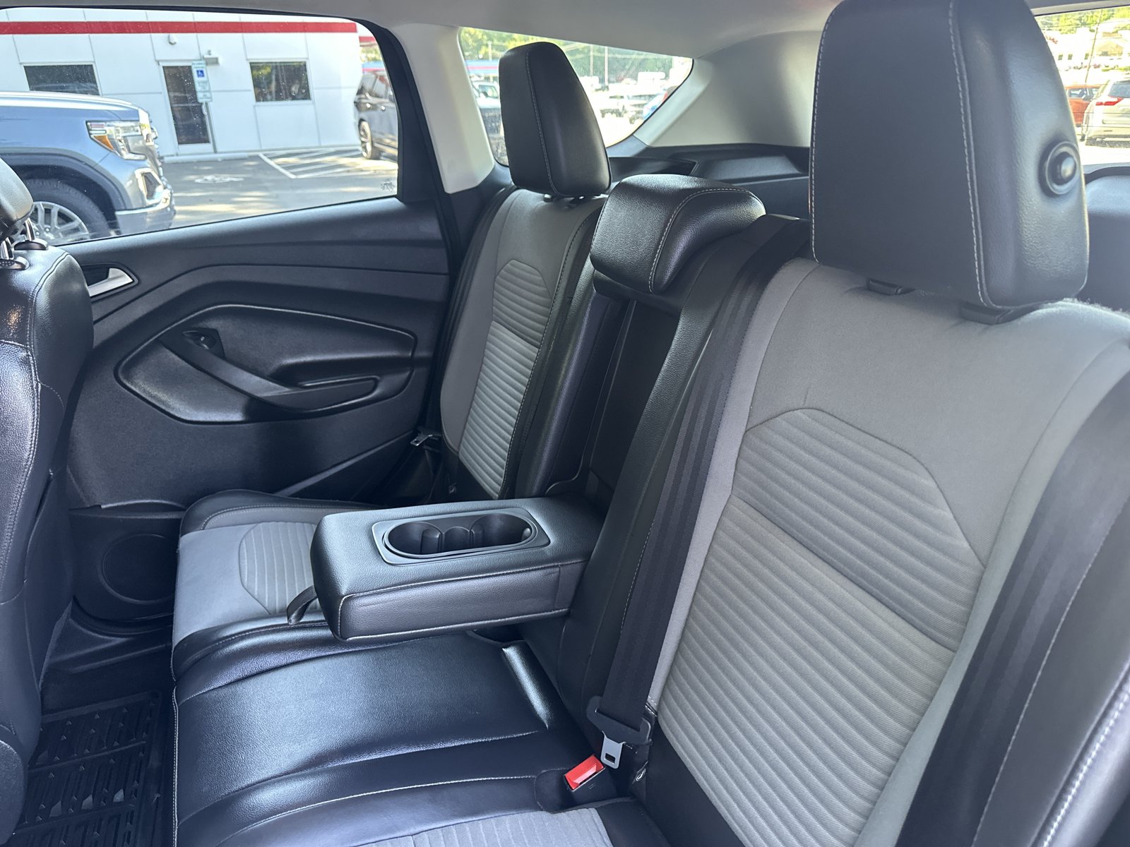 Used 2018 Ford Escape SE w/ SE Sport Appearance Package AWD/4WD image 23