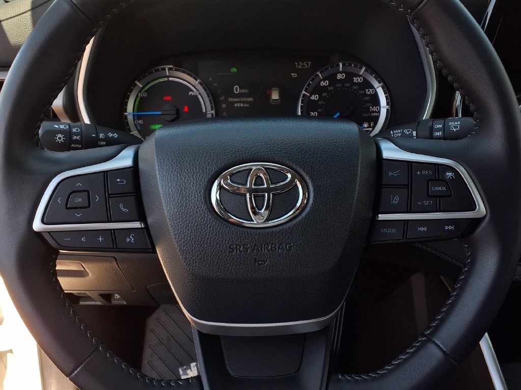 Certified 2026 Toyota Highlander XLE AWD/4WD image 14