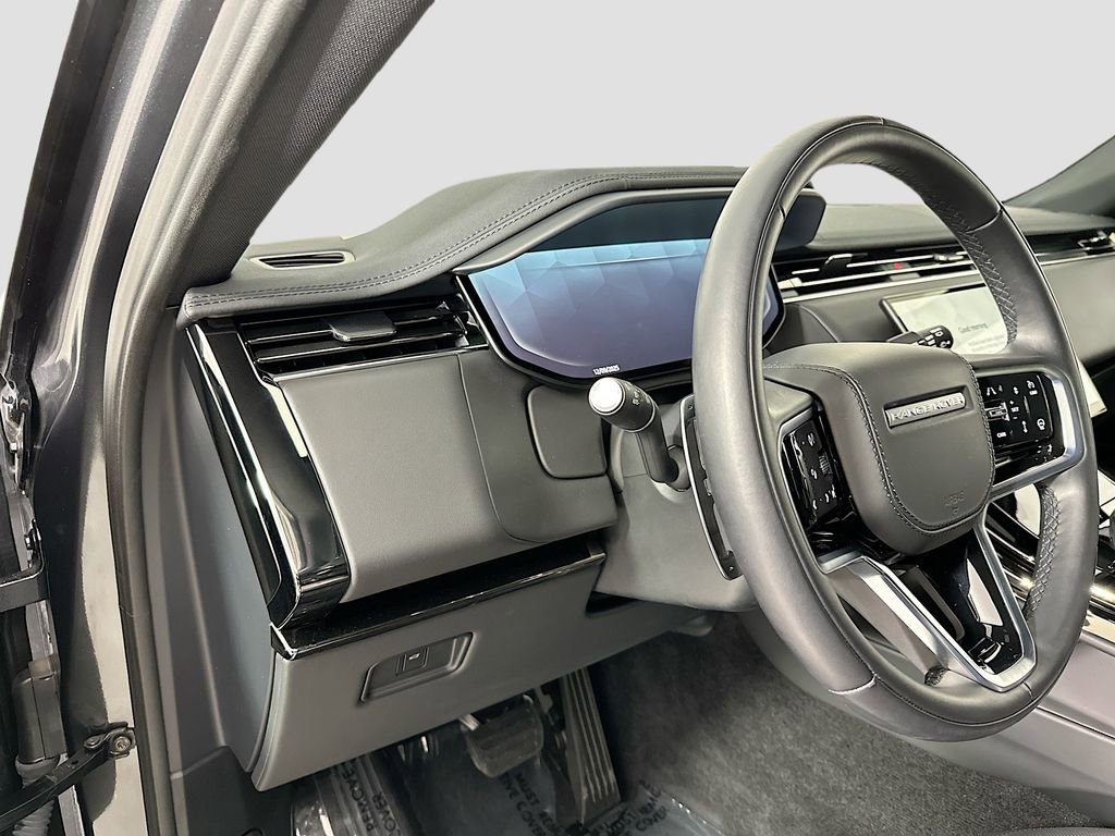 Used 2024 Land Rover Range Rover Sport SE image 11
