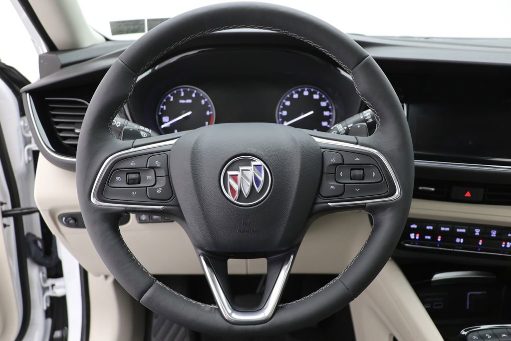 Used 2023 Buick Envision Avenir image 18