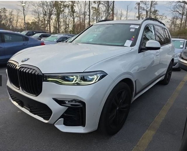 Used 2020 BMW X7 M50i image 1