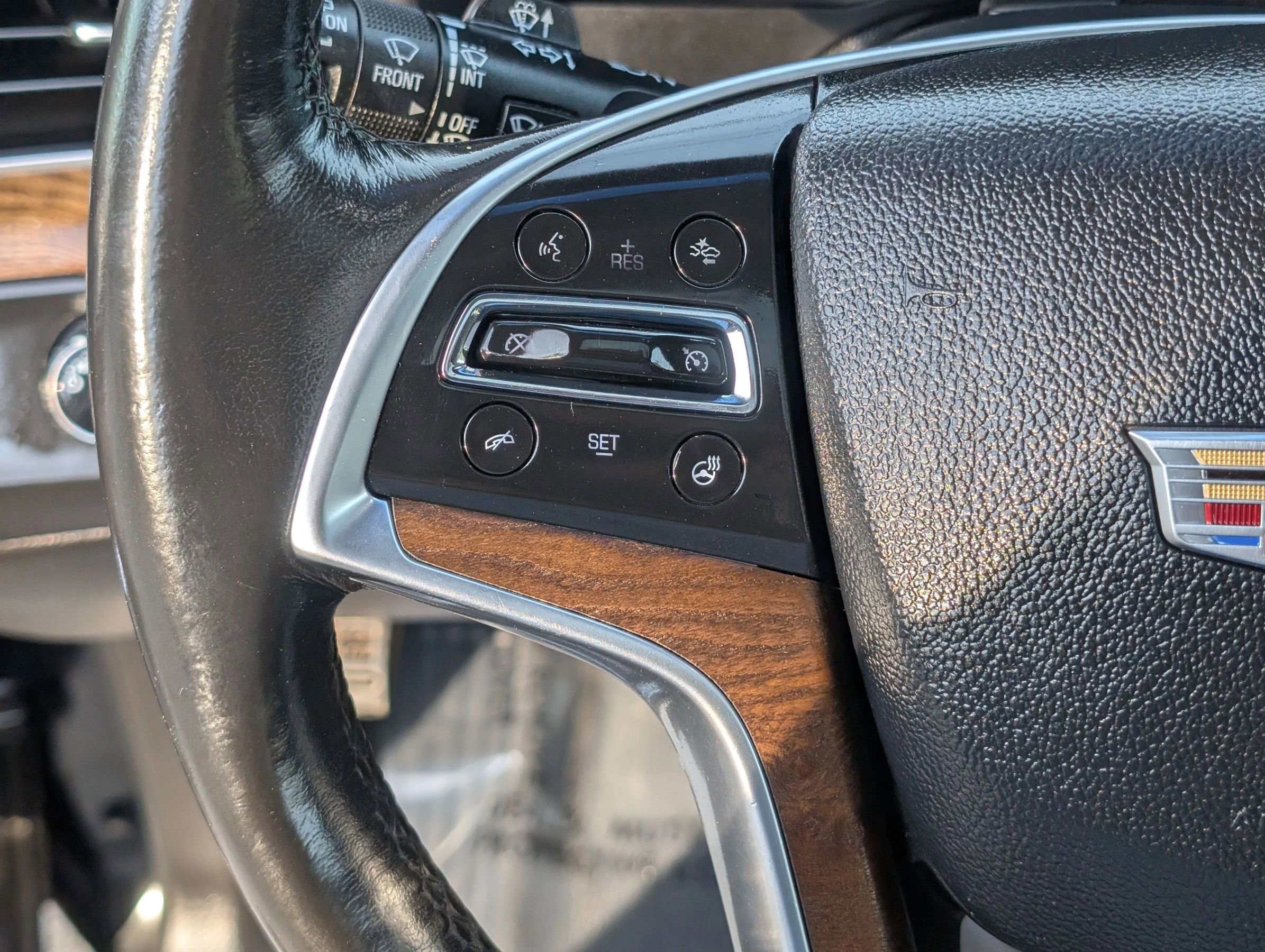 Used 2016 Cadillac Escalade Luxury image 27