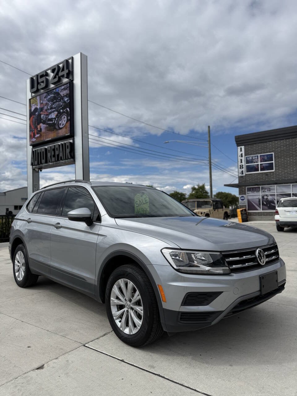 Used 2020 Volkswagen Tiguan S FWD image 1