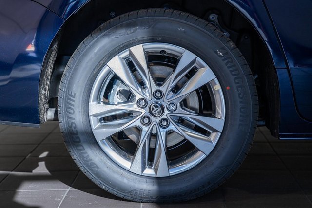 New 2026 Toyota Sienna XLE AWD/4WD image 17