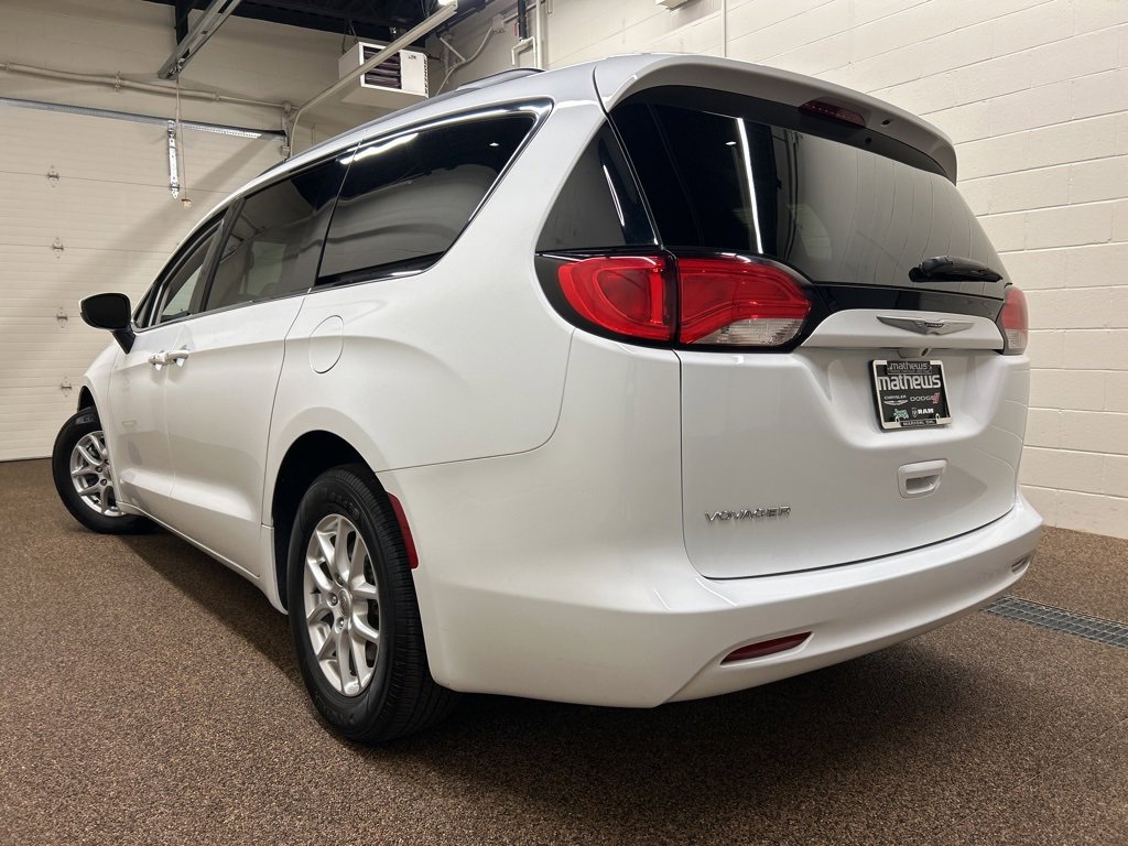 Used 2021 Chrysler Voyager Lxi image 4