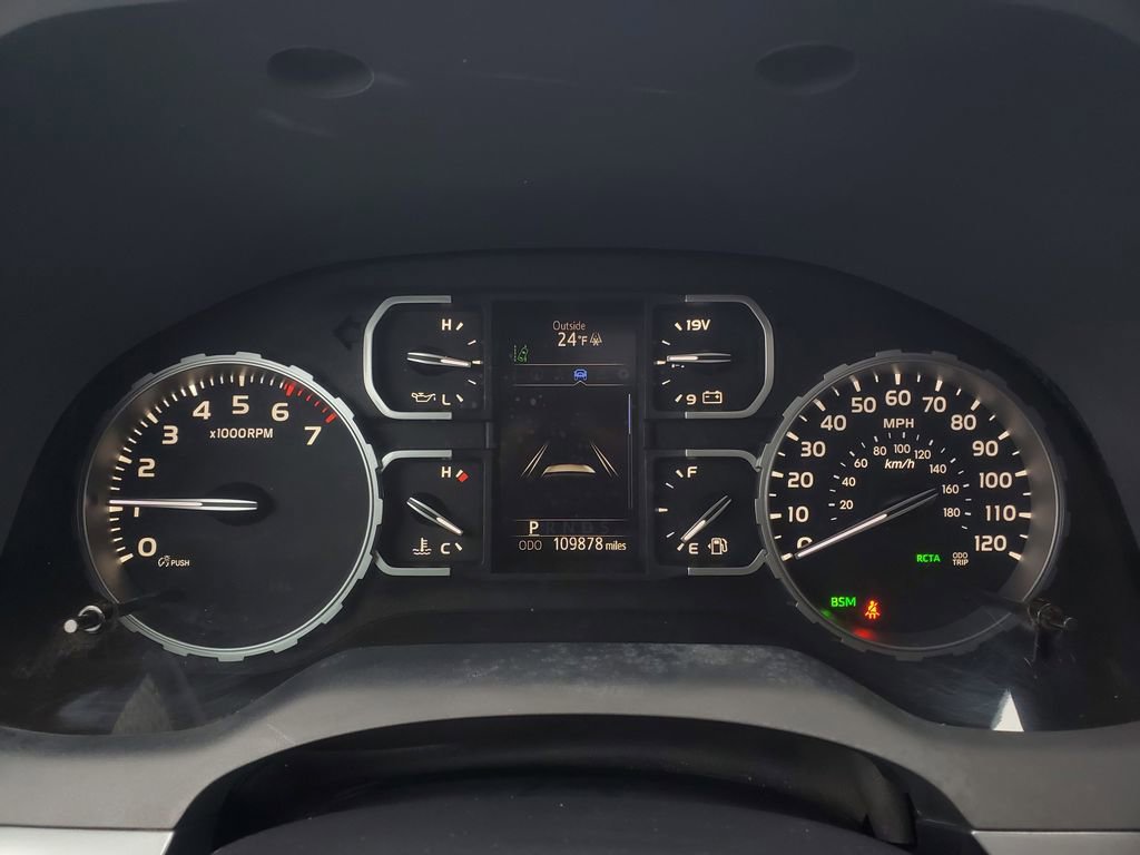 Used 2019 Toyota Tundra 4x4 CrewMax image 18