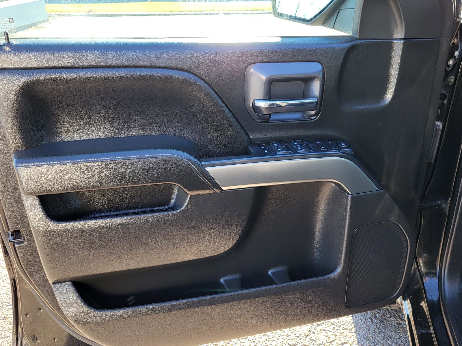 Used 2018 Chevrolet Silverado 1500 LT w/ All Star Edition image 19