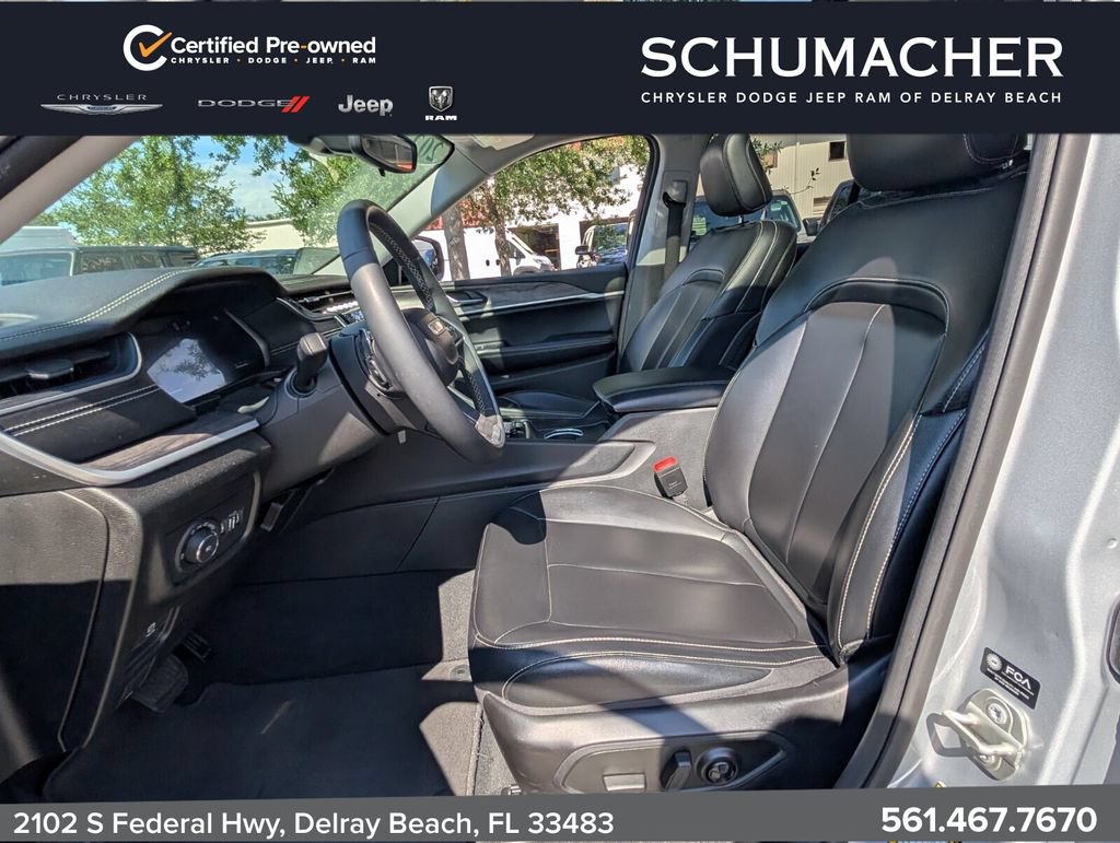 Certified 2024 Jeep Grand Cherokee Limited AWD/4WD image 11