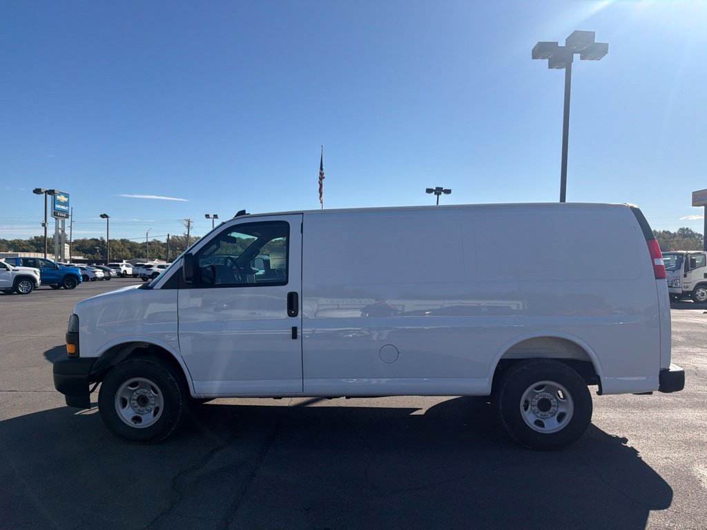 New 2027 Chevrolet Express 2500 w/ Driver Convenience Package RWD image 6