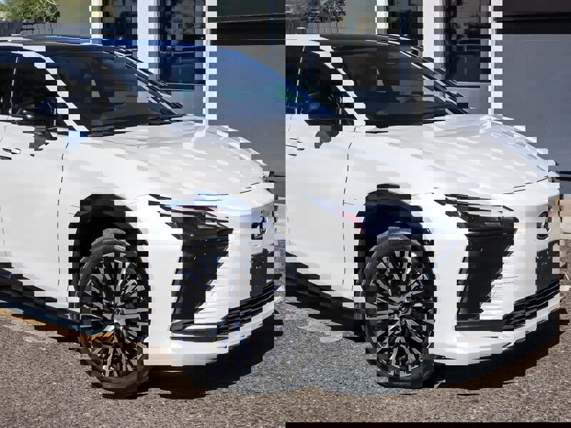 Used 2023 Lexus RZ 450e Premium w/ Technology Package image 3