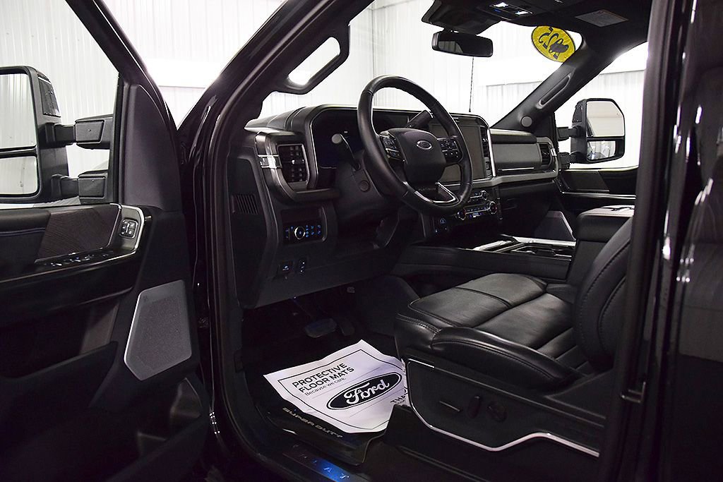 Used 2025 Ford F250 Platinum w/ Tremor Off-Road Package image 16