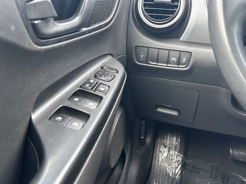 Used 2020 Hyundai Kona SE FWD image 11