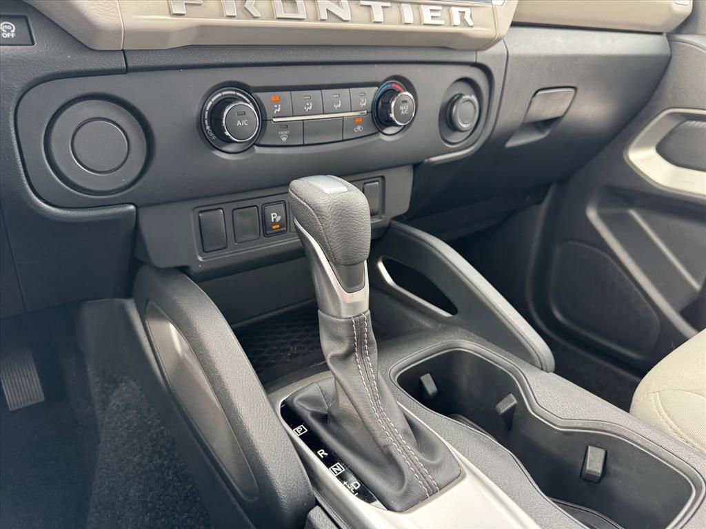 Certified 2025 Nissan Frontier SV RWD image 21