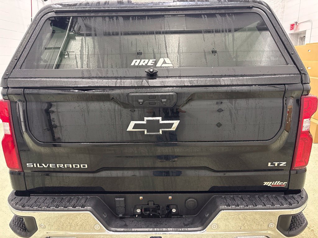 Used 2024 Chevrolet Silverado 1500 LTZ AWD/4WD image 5