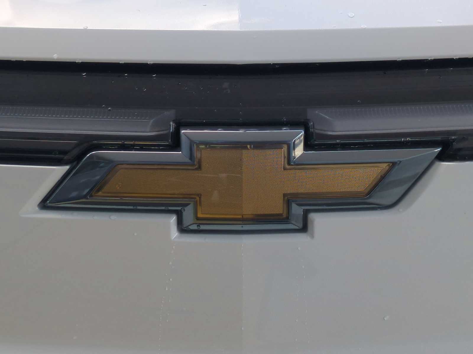 Used 2026 Chevrolet Silverado EV LT AWD/4WD image 8