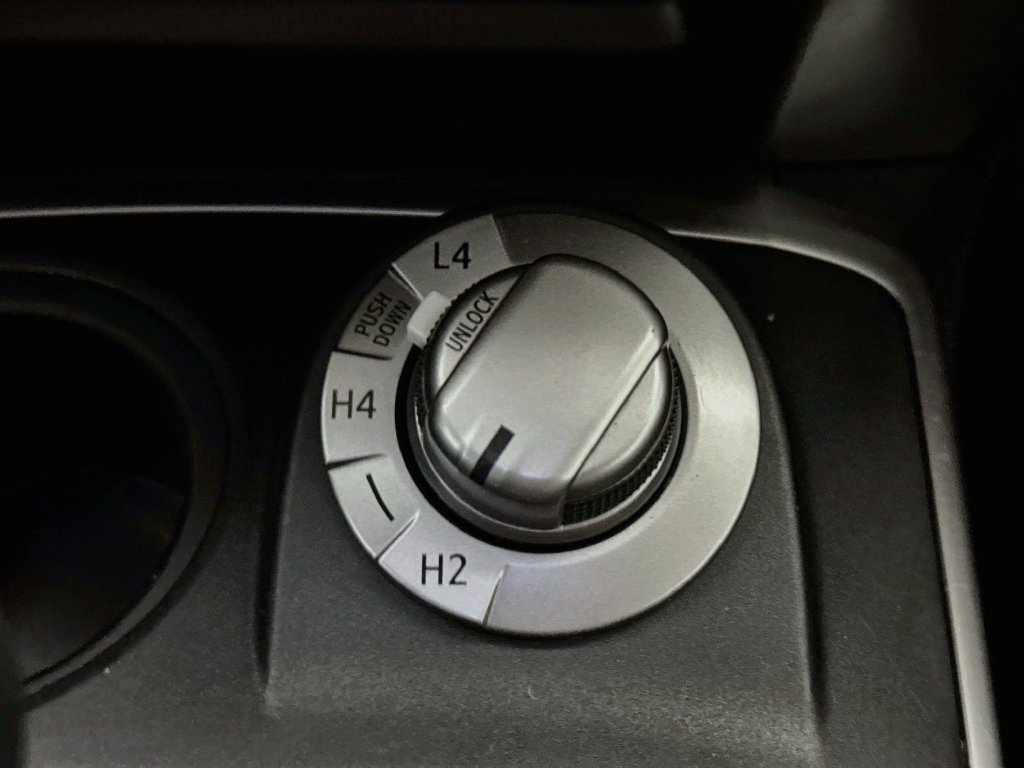 Used 2017 Toyota 4Runner SR5 AWD/4WD image 16