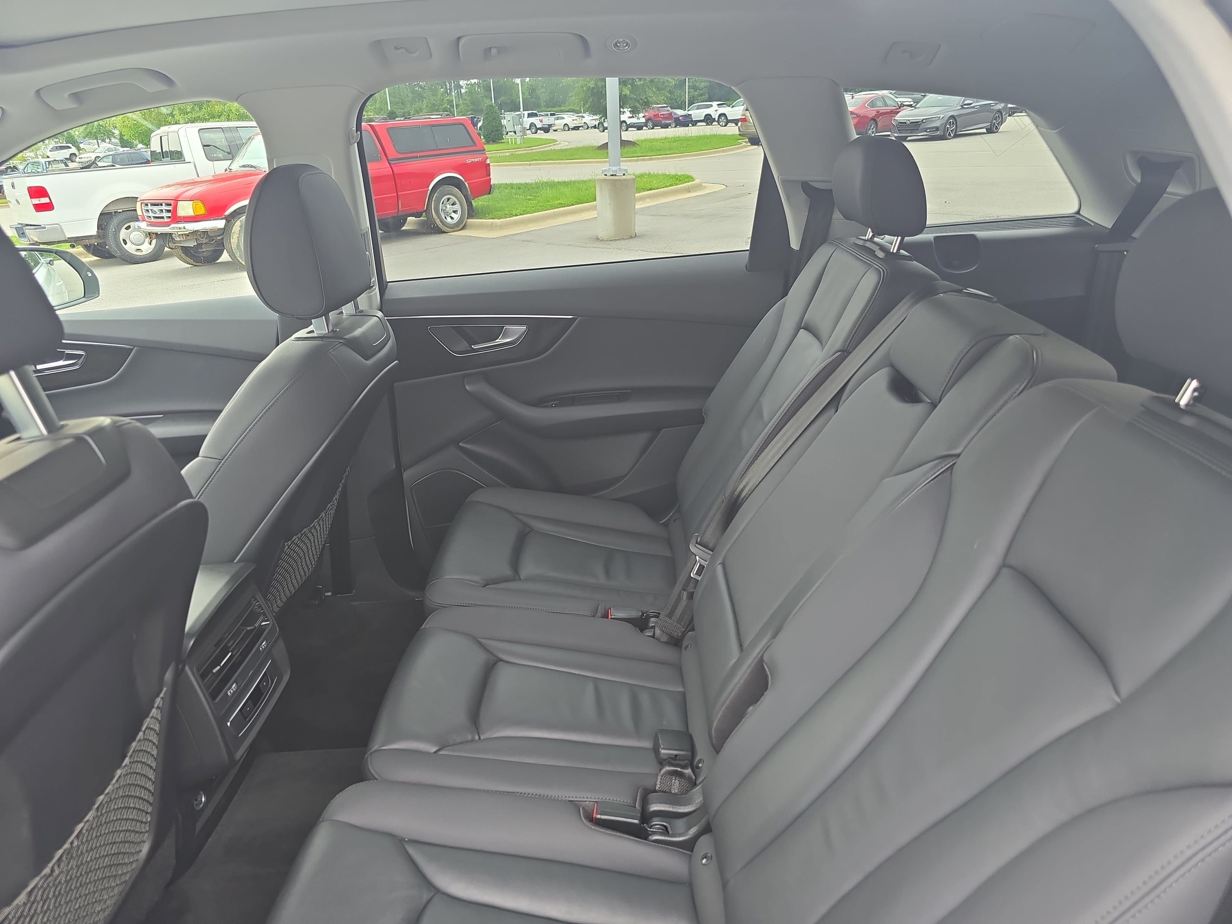 Used 2022 Audi Q7 3.0T Premium Plus w/ Premium Plus Package AWD/4WD image 13
