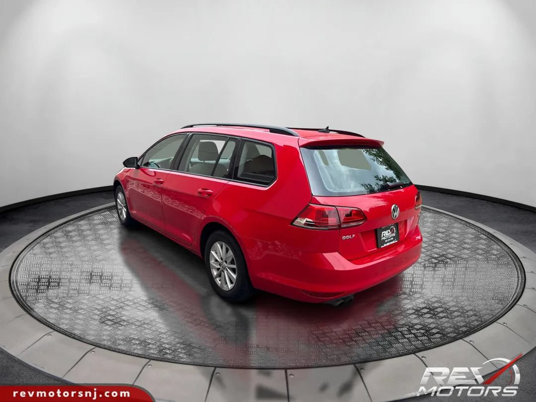 Used 2015 Volkswagen Golf S FWD image 3