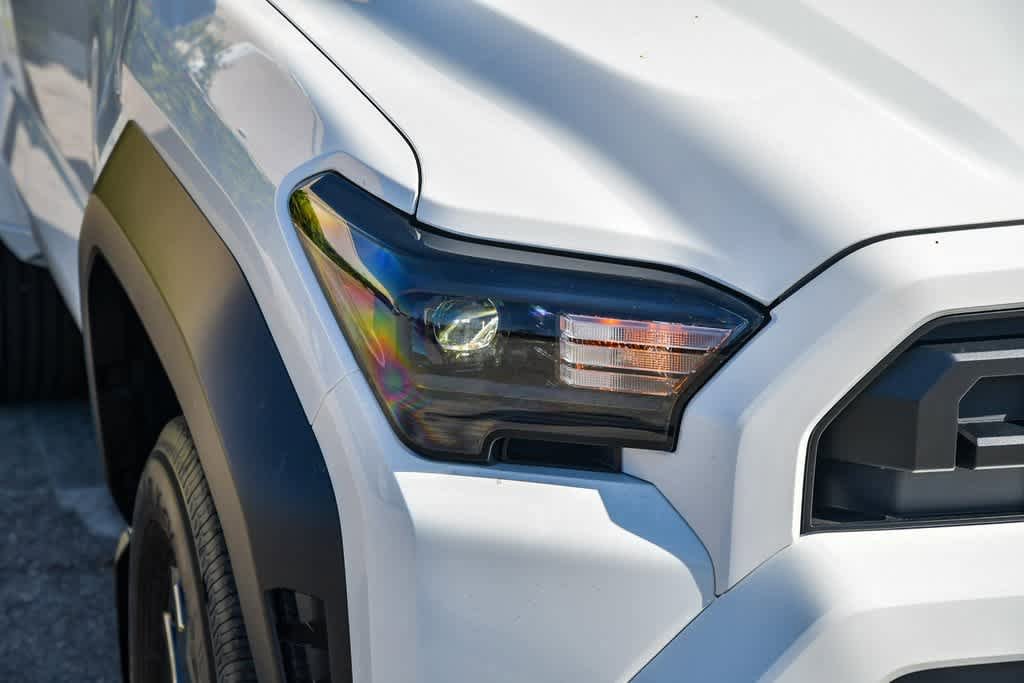 New 2025 Toyota 4Runner SR5 AWD/4WD image 4