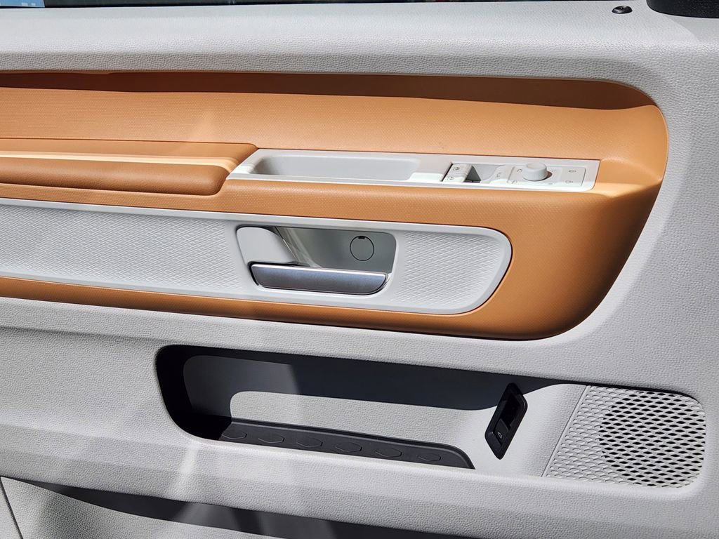 New 2025 Volkswagen ID. Buzz 1st Edition image 9