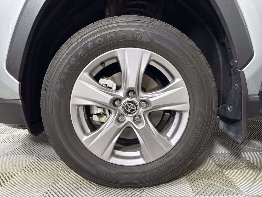 Used 2025 Toyota RAV4 XLE AWD/4WD image 20