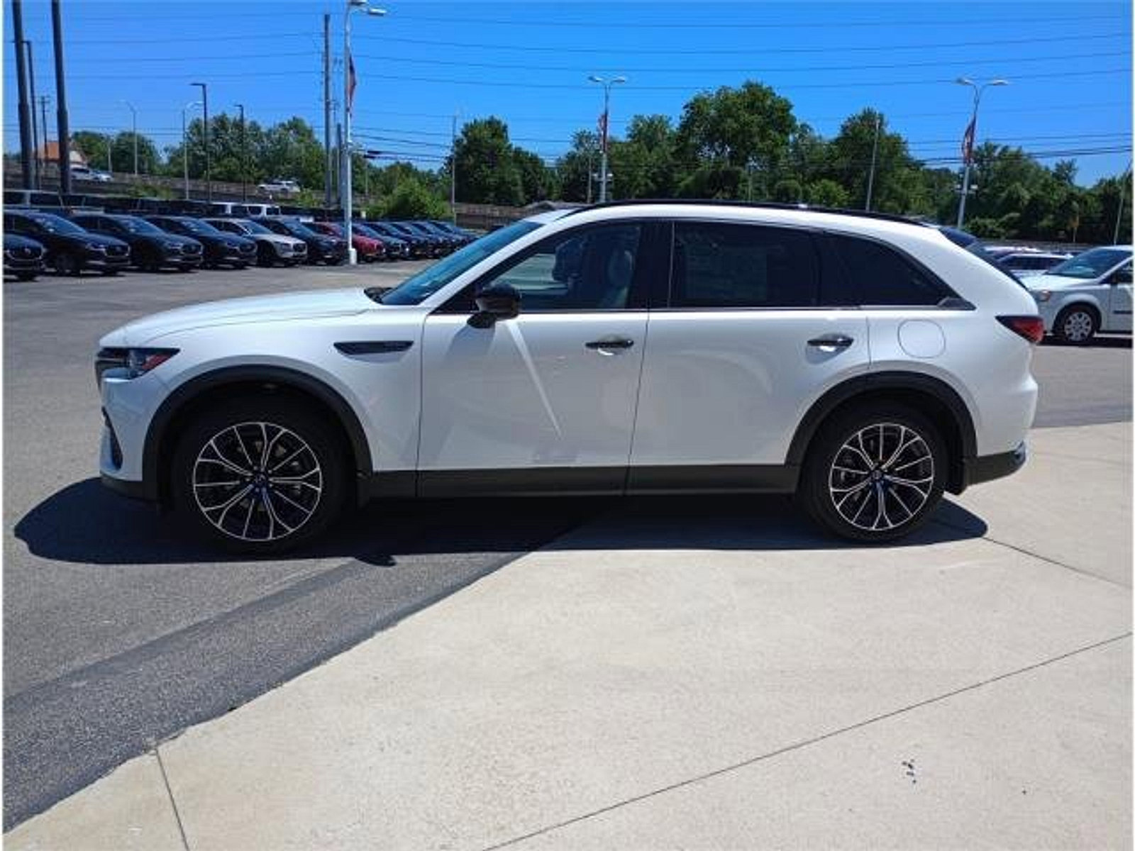 New 2025 MAZDA CX-70 Plug-In Hybrid w/ Premium Pkg image 4