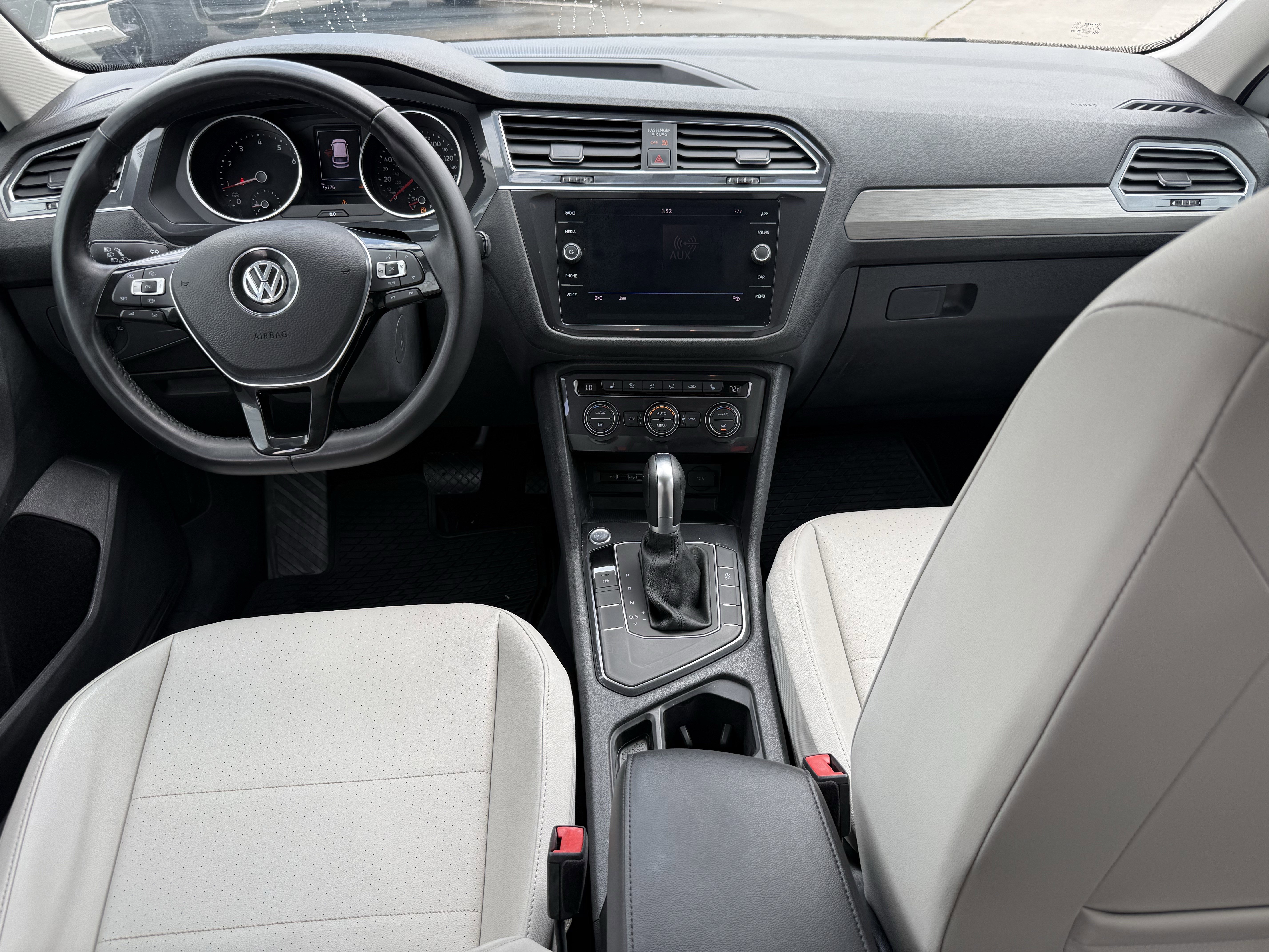 Used 2019 Volkswagen Tiguan SE image 13
