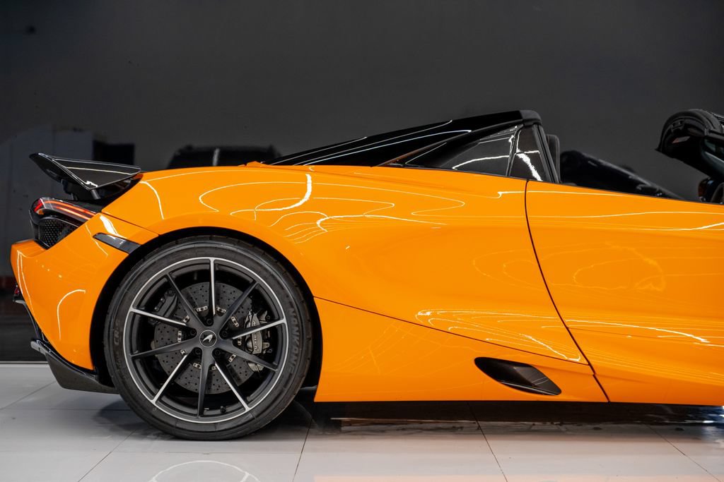 Used 2020 McLaren 720S Spider RWD image 27