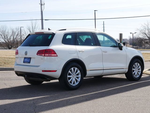 Used 2012 Volkswagen Touareg VR6 image 7