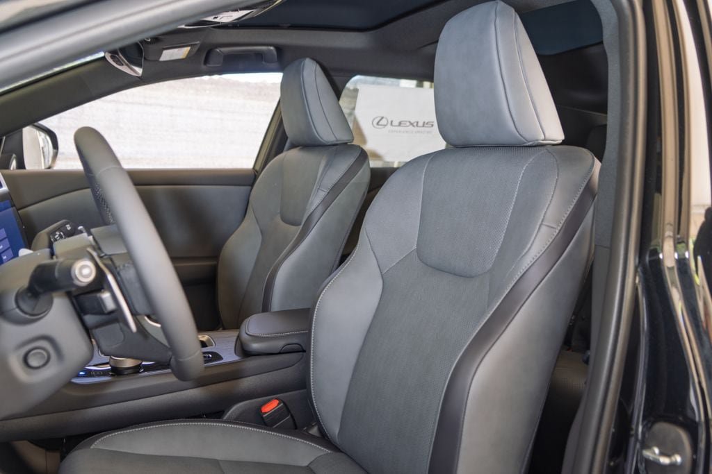 New 2026 Lexus RZ 350e 2WD w/ Accessory Package (Z1) image 17