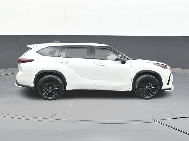 Used 2025 Toyota Highlander XSE AWD/4WD image 16