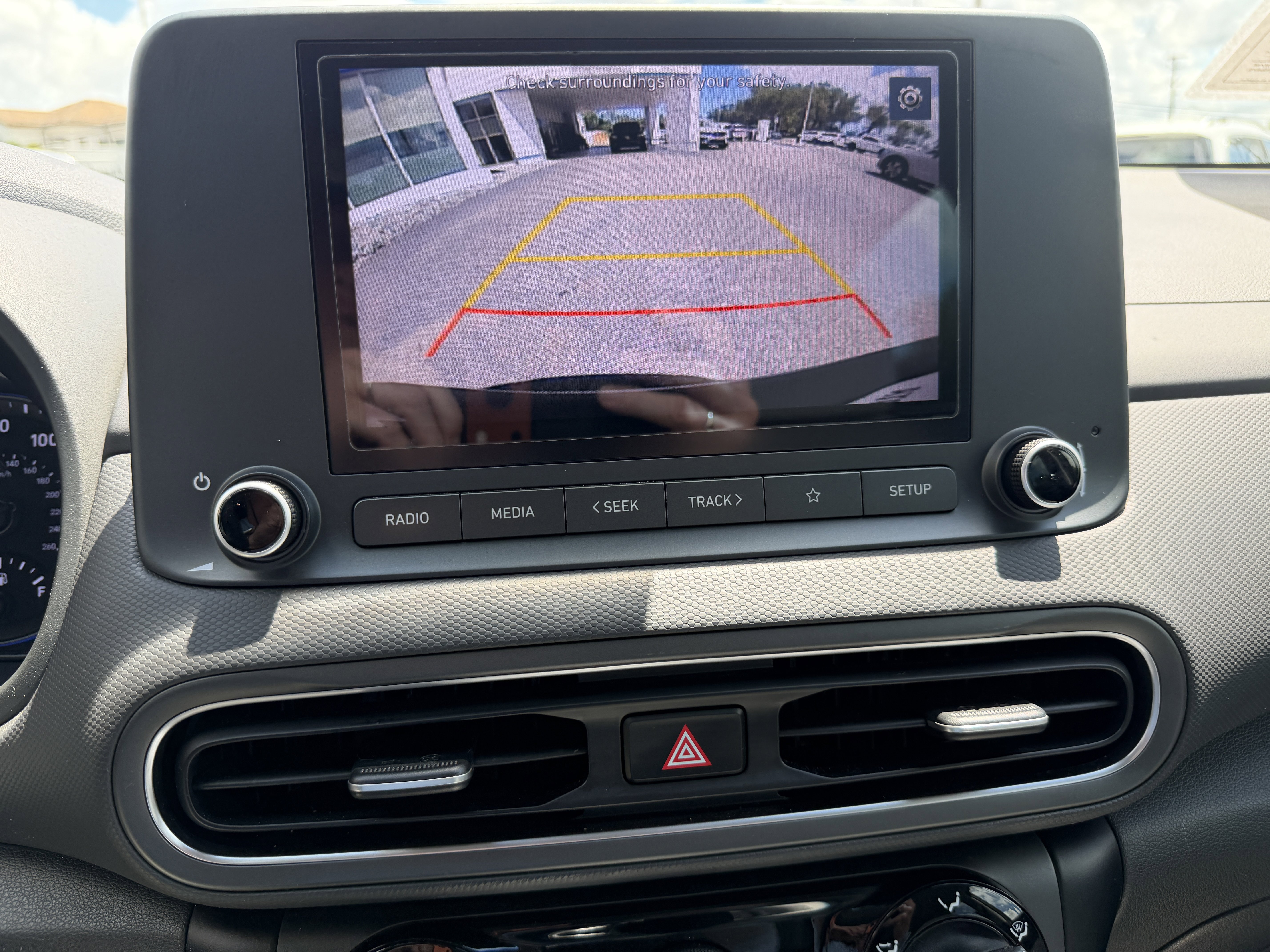 Used 2022 Hyundai Kona SE FWD image 19