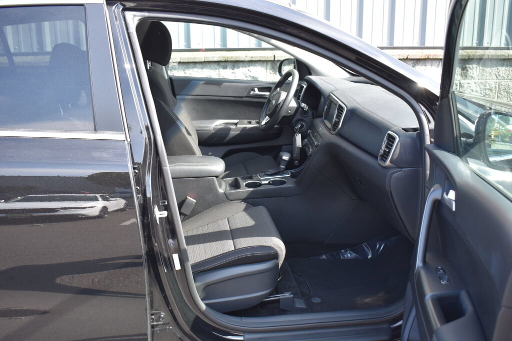 Used 2018 Kia Sportage LX w/ LX Technology Package AWD/4WD image 25
