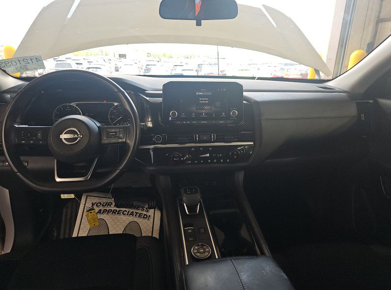 Used 2024 Nissan Pathfinder SV AWD/4WD image 8