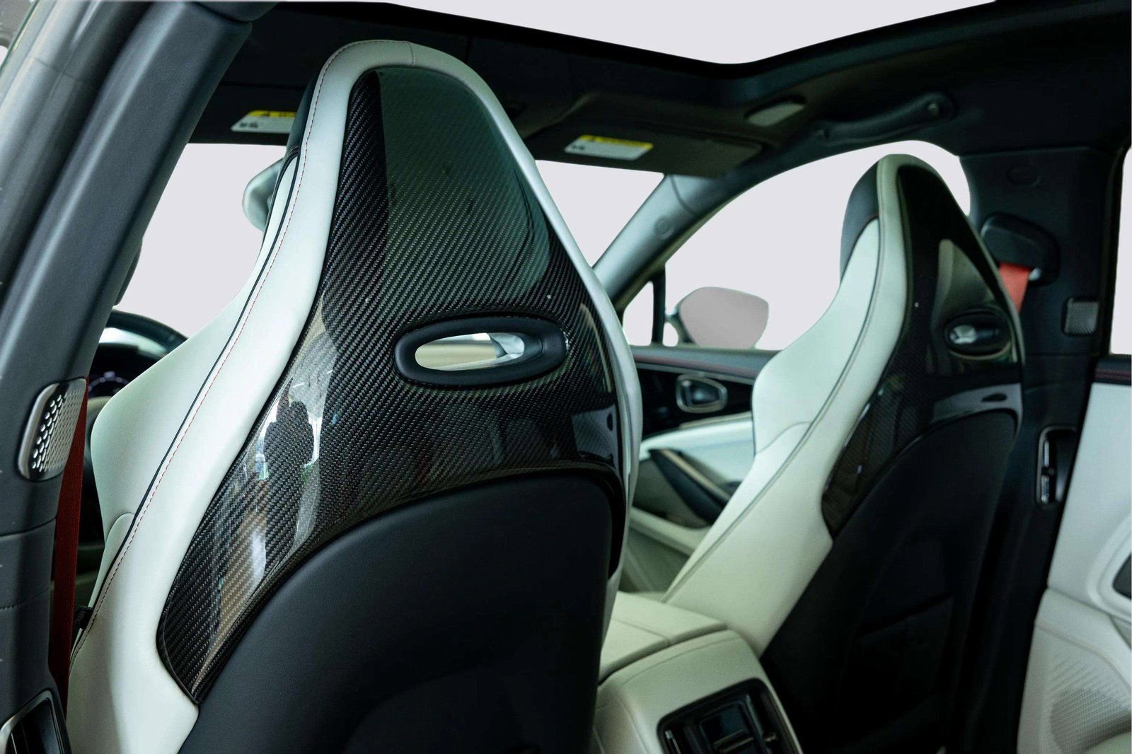 Used 2025 Aston Martin DBX 707 image 36