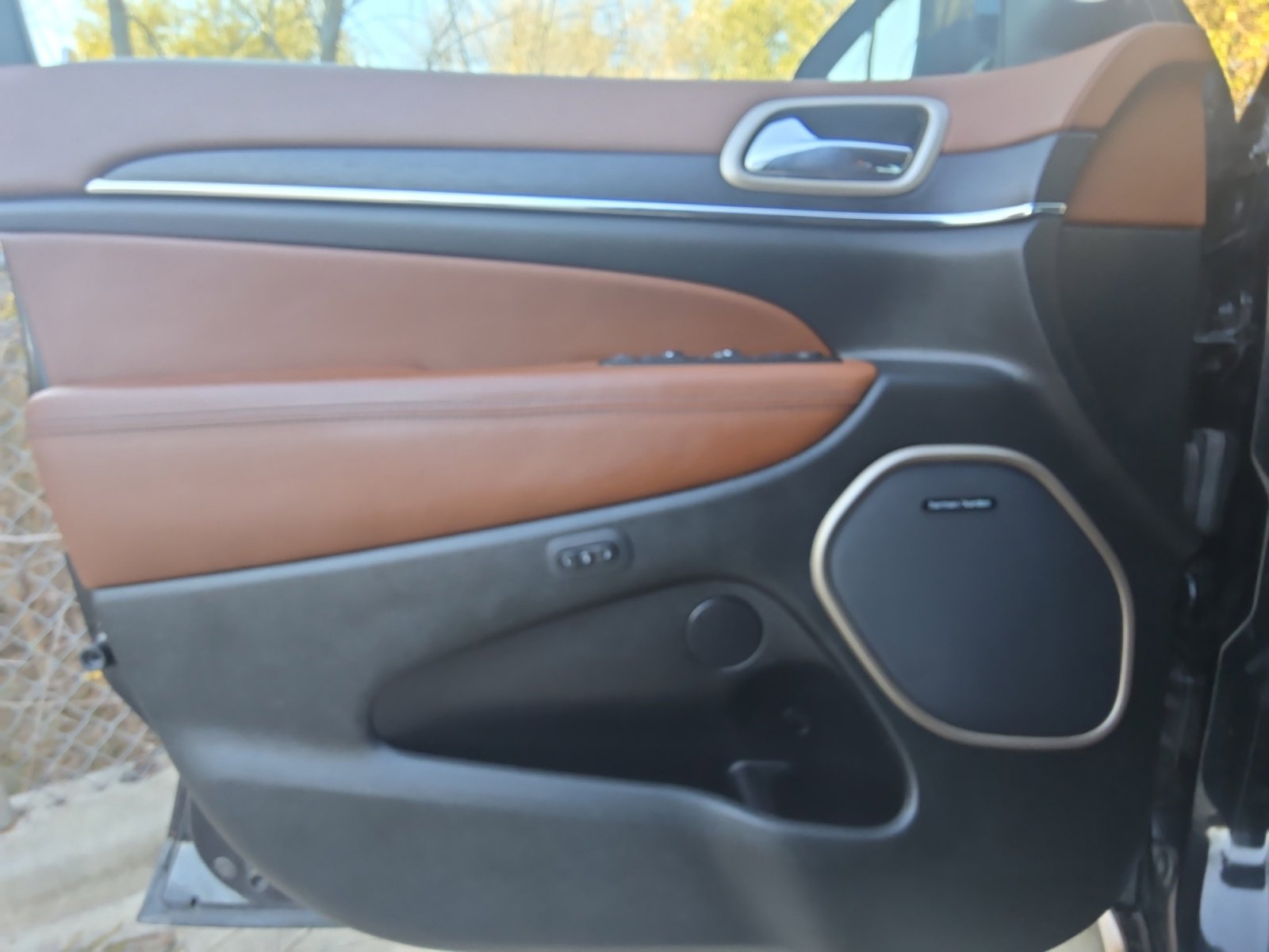 Used 2015 Jeep Grand Cherokee Summit w/ Platinum Series Group image 27