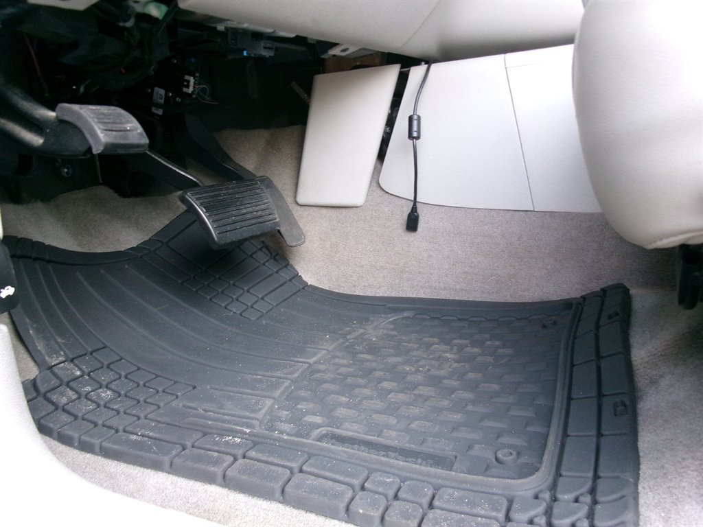 Used 2011 Chevrolet Avalanche LT RWD image 12