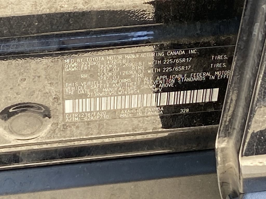 Used 2020 Toyota RAV4 XLE w/ Carpet Mat Package AWD/4WD image 13