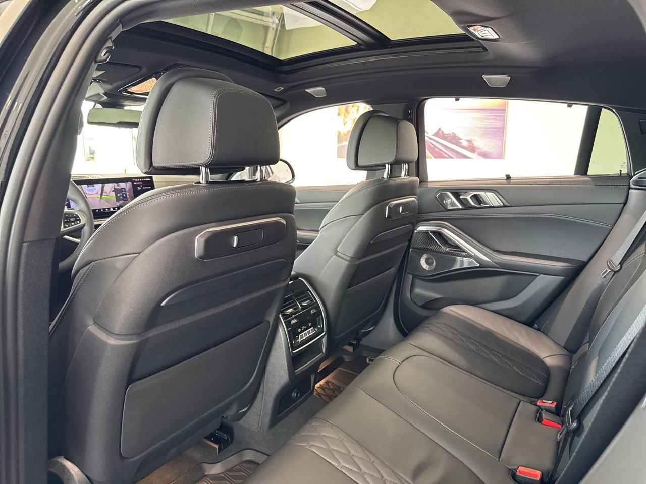 New 2027 BMW X6 M60i AWD/4WD image 43