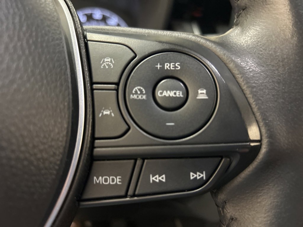 Used 2024 Toyota Corolla Cross LE image 22