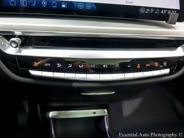 New 2025 Cadillac Lyriq Luxury w/ LPO, Floor Liner Package image 18