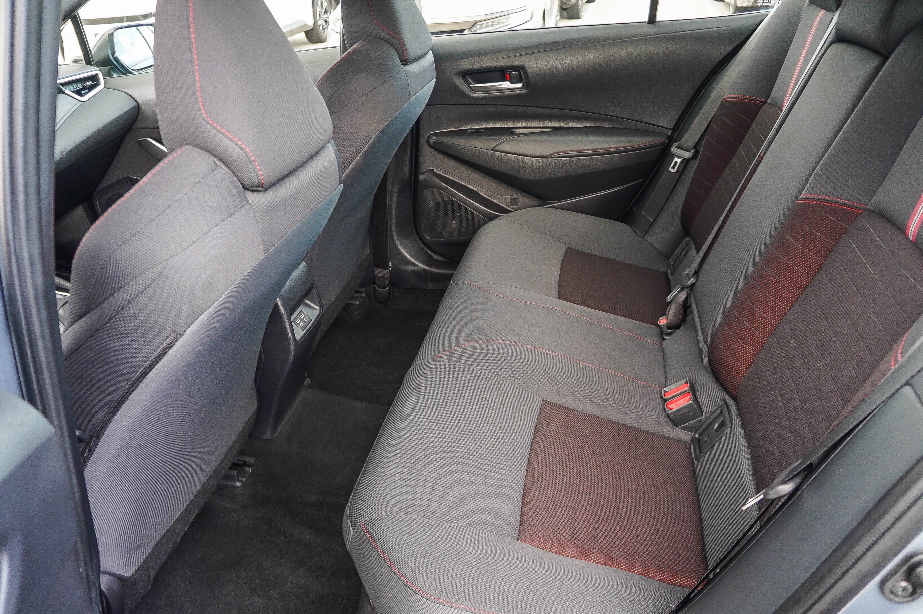 Certified 2024 Toyota Corolla SE w/ SE Package FWD image 21