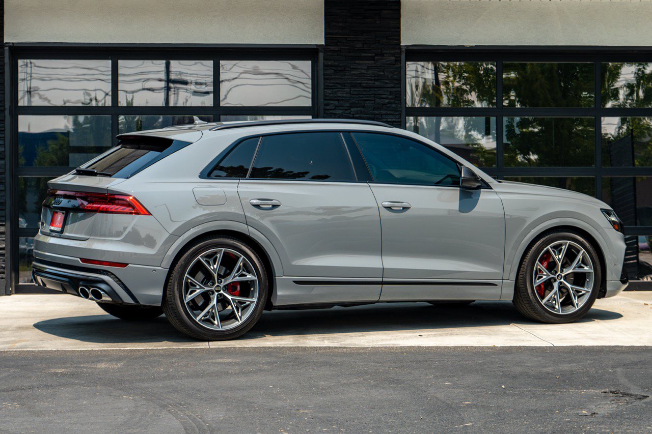 Used 2023 Audi SQ8 Prestige AWD/4WD image 11