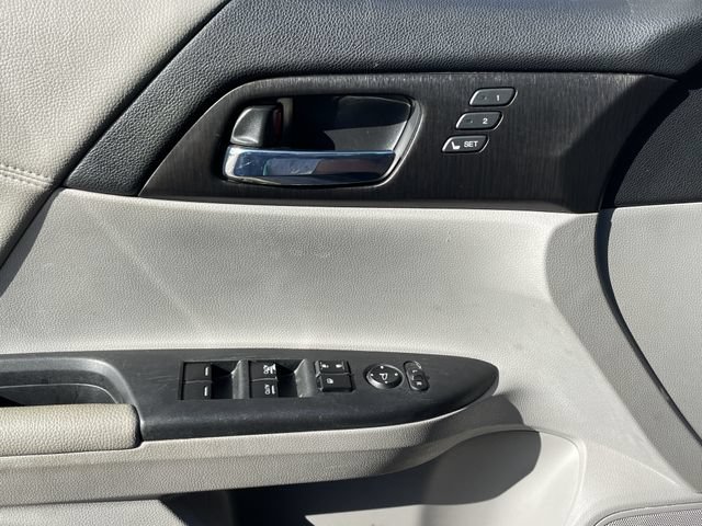 Used 2015 Honda Accord Touring image 23