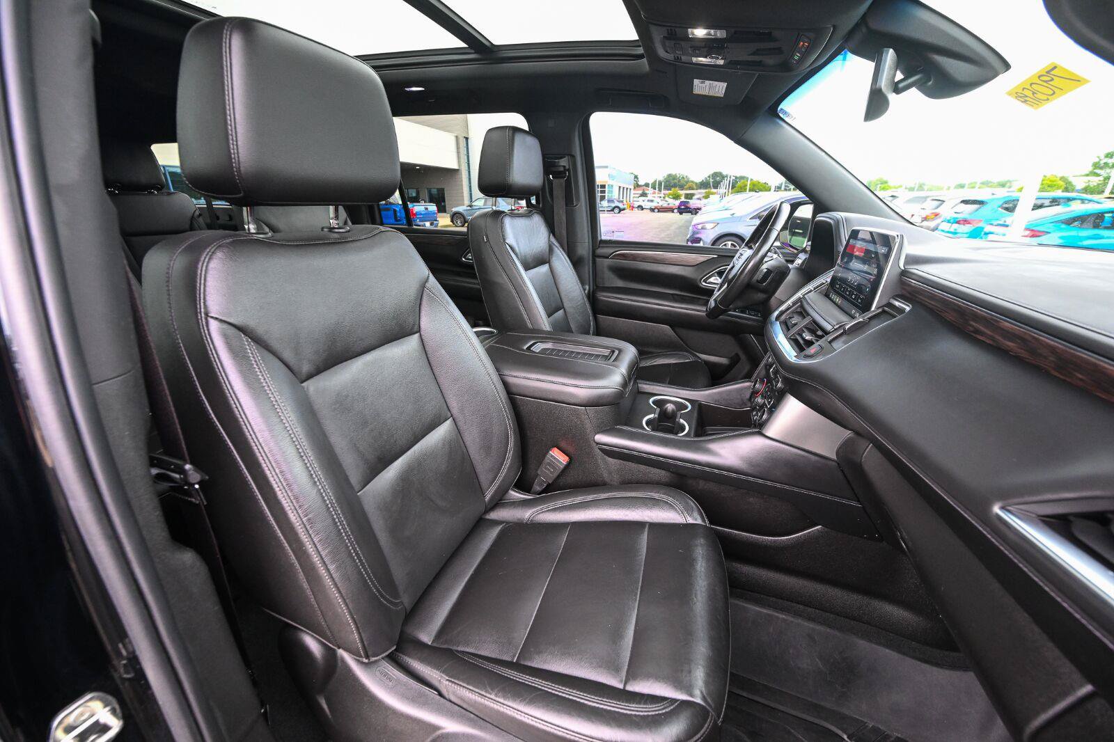 Used 2021 Chevrolet Suburban Z71 w/ Z71 Signature Package AWD/4WD image 28